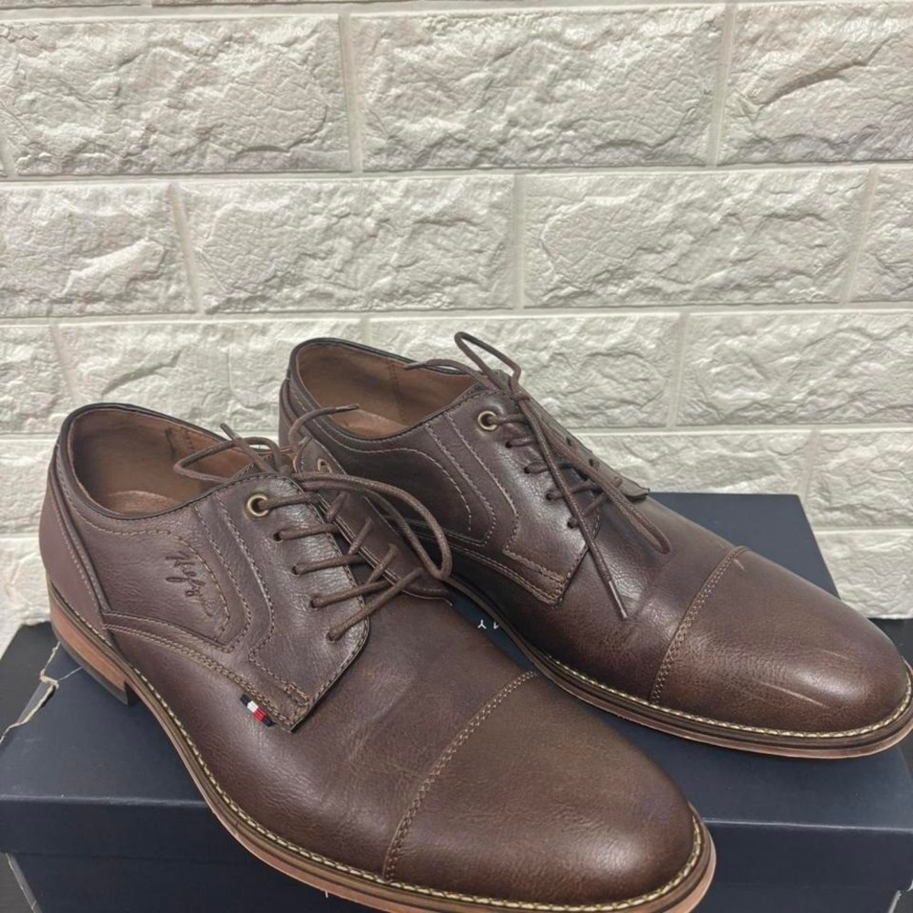tommy Hilfiger Men's Banly Cap Toe Leather Oxfords size 11